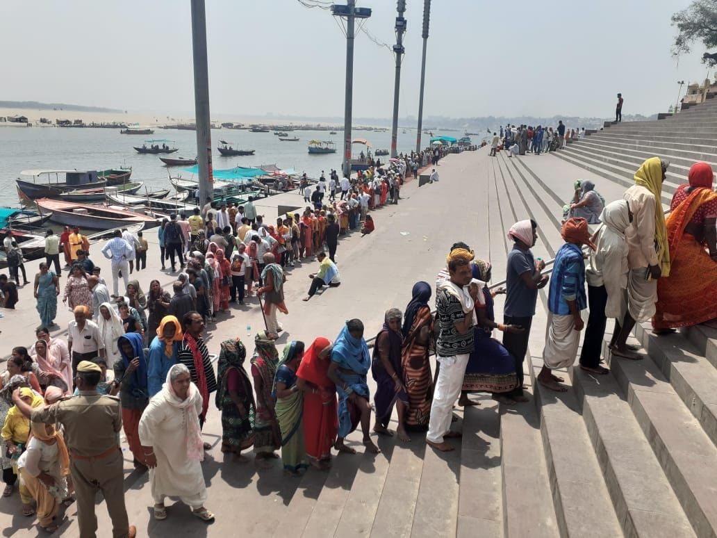 Kashi Vishwanath Dham Devotees crowd reached from Ayodhya Ram Mandir