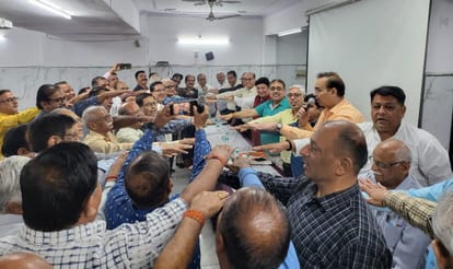 Sindhi community plans to celebrate Jhoolela Jayanti and pledge to vote in election.