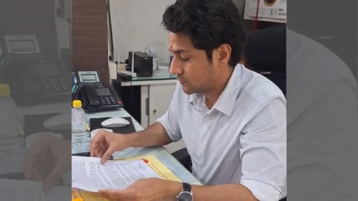 Mahakal Temple Administrator Mrinal Meena took over the post, special discussion with Amar Ujala