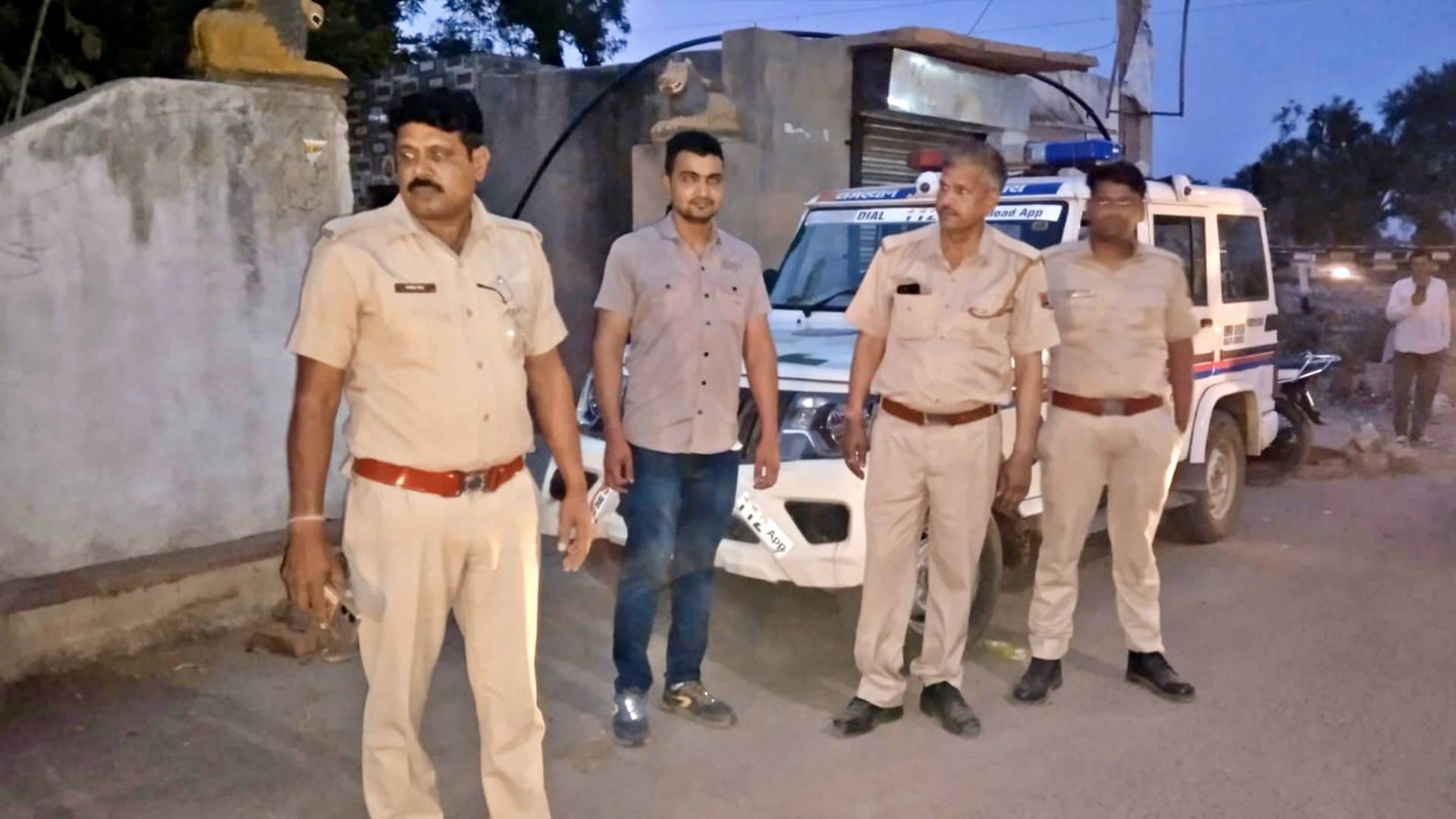 घटना स्थल पर मौजूद पुलिस