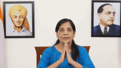 Arvind Kejriwal: आज से AAP का 'केजरीवाल को आशीर्वाद' अभियान शुरू, पत्नी सुनीता ने जारी किया व्हाट्सएप नंबर Arvind Kejriwal wife Sunita Kejriwal to issue press video statement at 12 noon today update