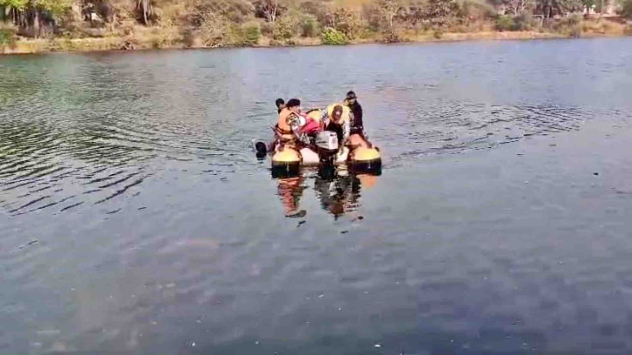 Rajgarh News: Lover commits suicide by jumping into Nevj river