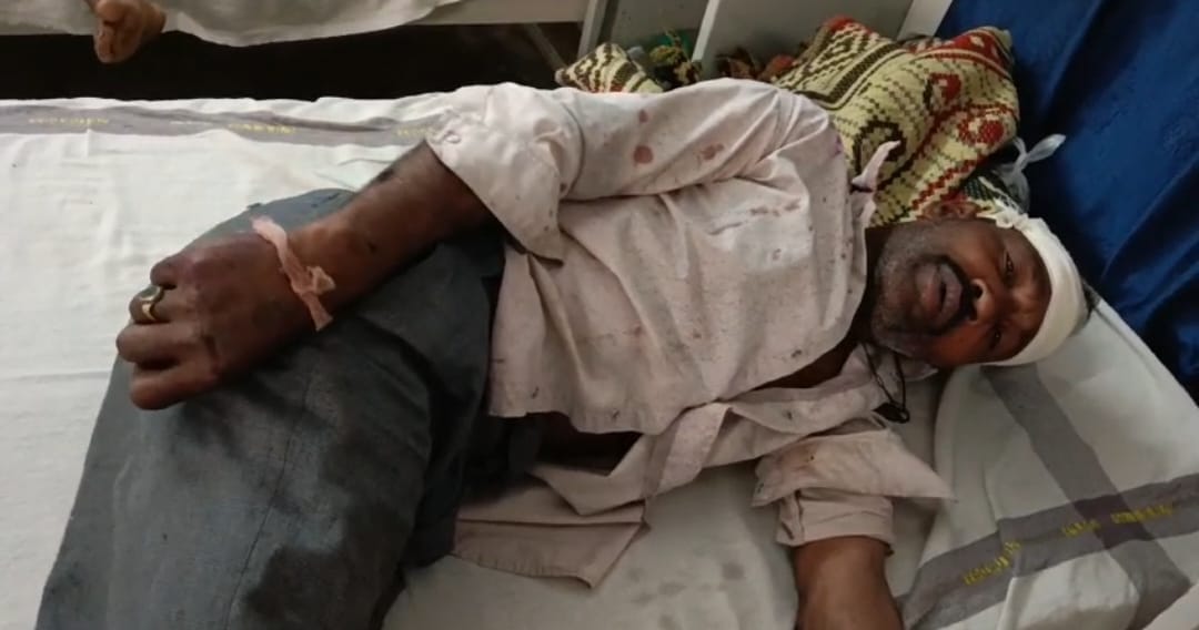 Brother killed his brother for making Mahua flowers, killed him with an axe.