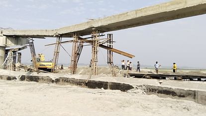 Three beams of the bridge being built on river Ganga at a cost of Rs 83 crore broke from middle