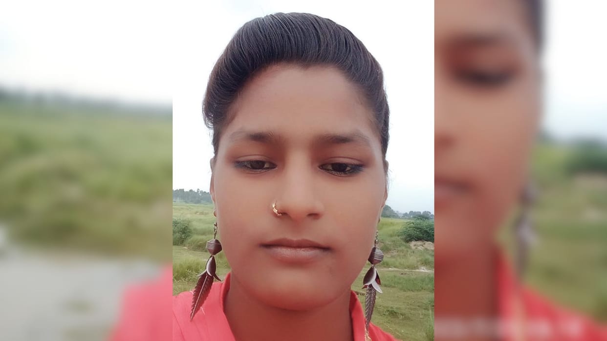 girl Dead body found on railway track in azamgarh suspicion of murder