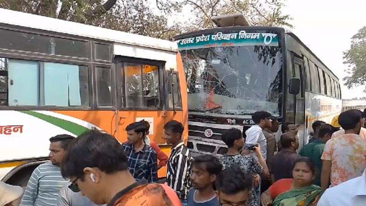 Roadways bus collides with several vehicles due to brake fail on flyover in Bareilly