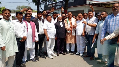 Moradabad: भाजपा के खिलाफ कांग्रेस कार्यकर्ताओं का प्रदर्शन, कहा- सरकार के इशारे पर पार्टी के खाते किए सीज Congress workers demonstrated against BJP, said- party accounts seized at behest of government