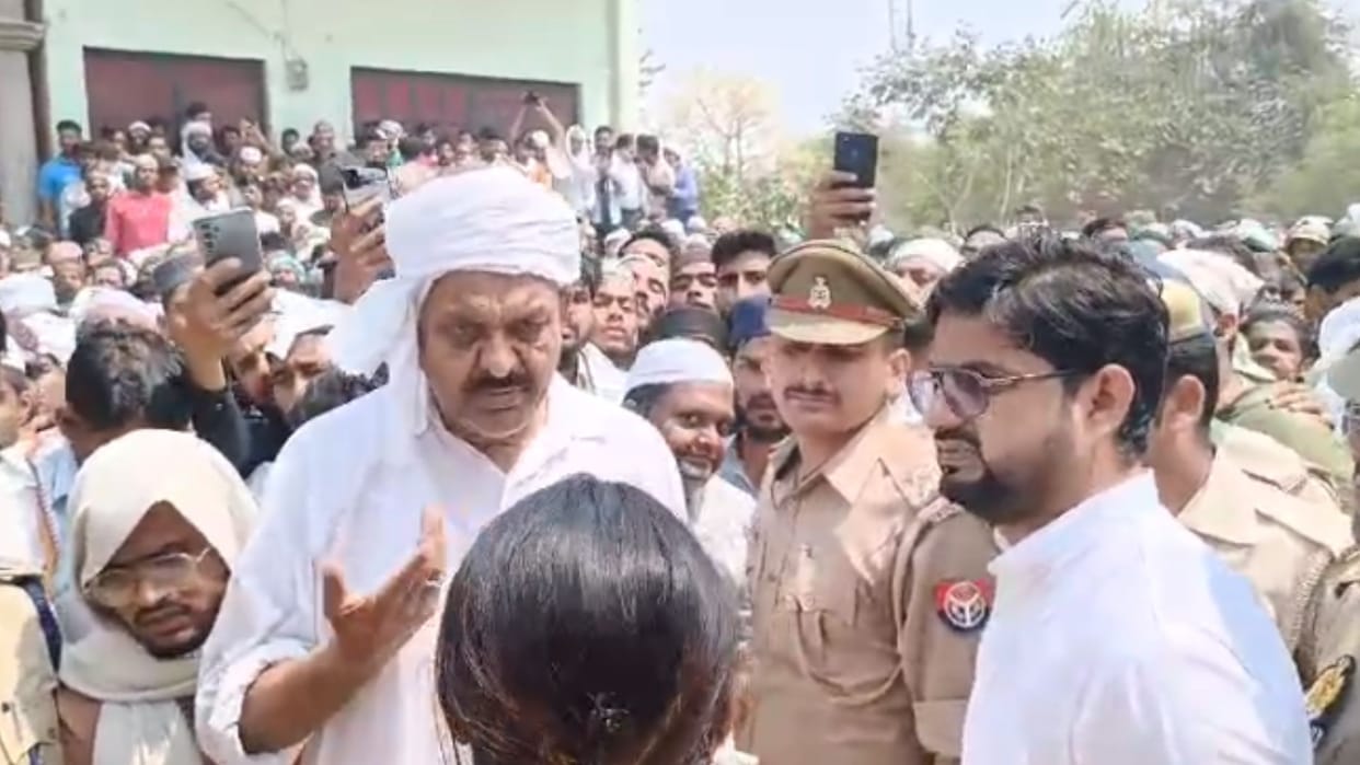 Mukhtar Ansari Funeral: Debate Between Afzal Ansari And DM Ghazipur Aryaka Akhoury, Watch Video