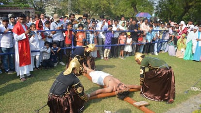 tableau path the cross of Lord Jesus came alive at 14 places in Varanasi