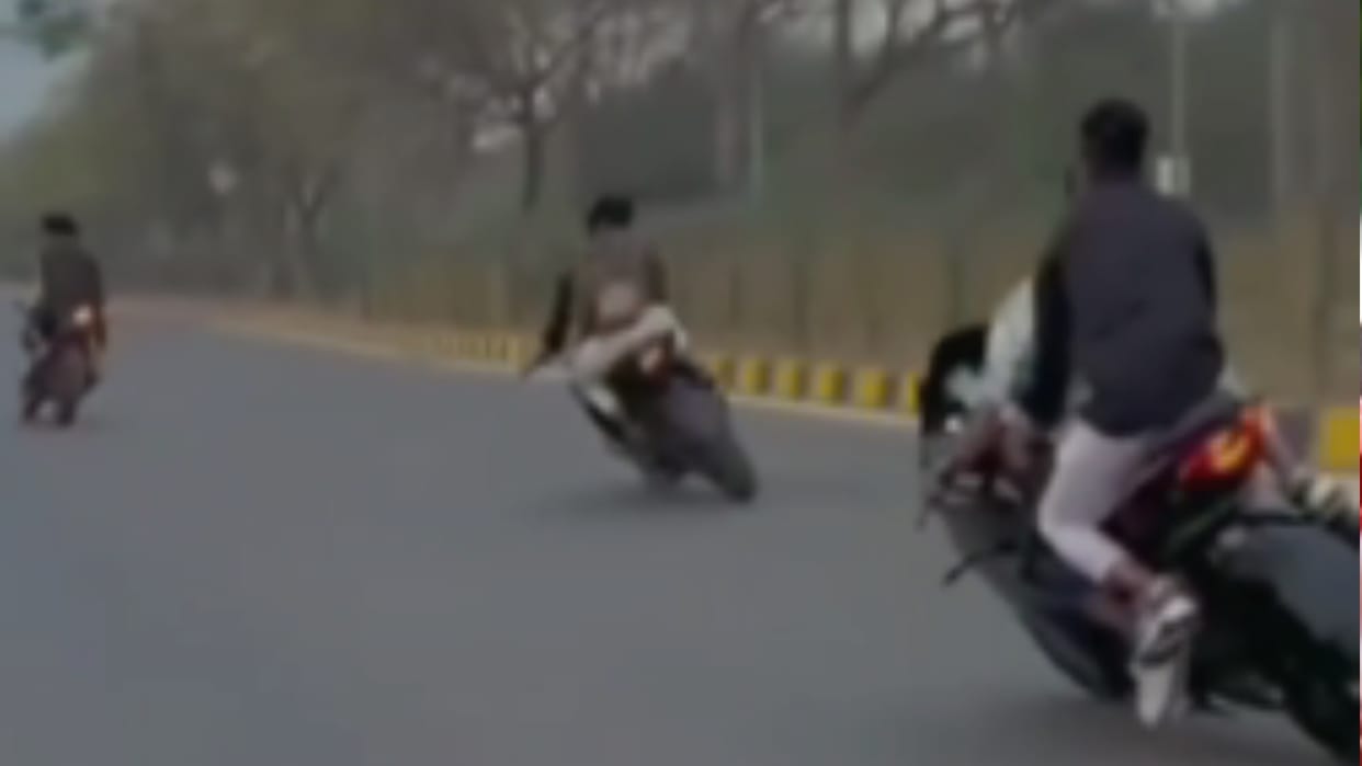 Raipur Police action against stunt bikers: Stunt bikers said - will not make mistake again