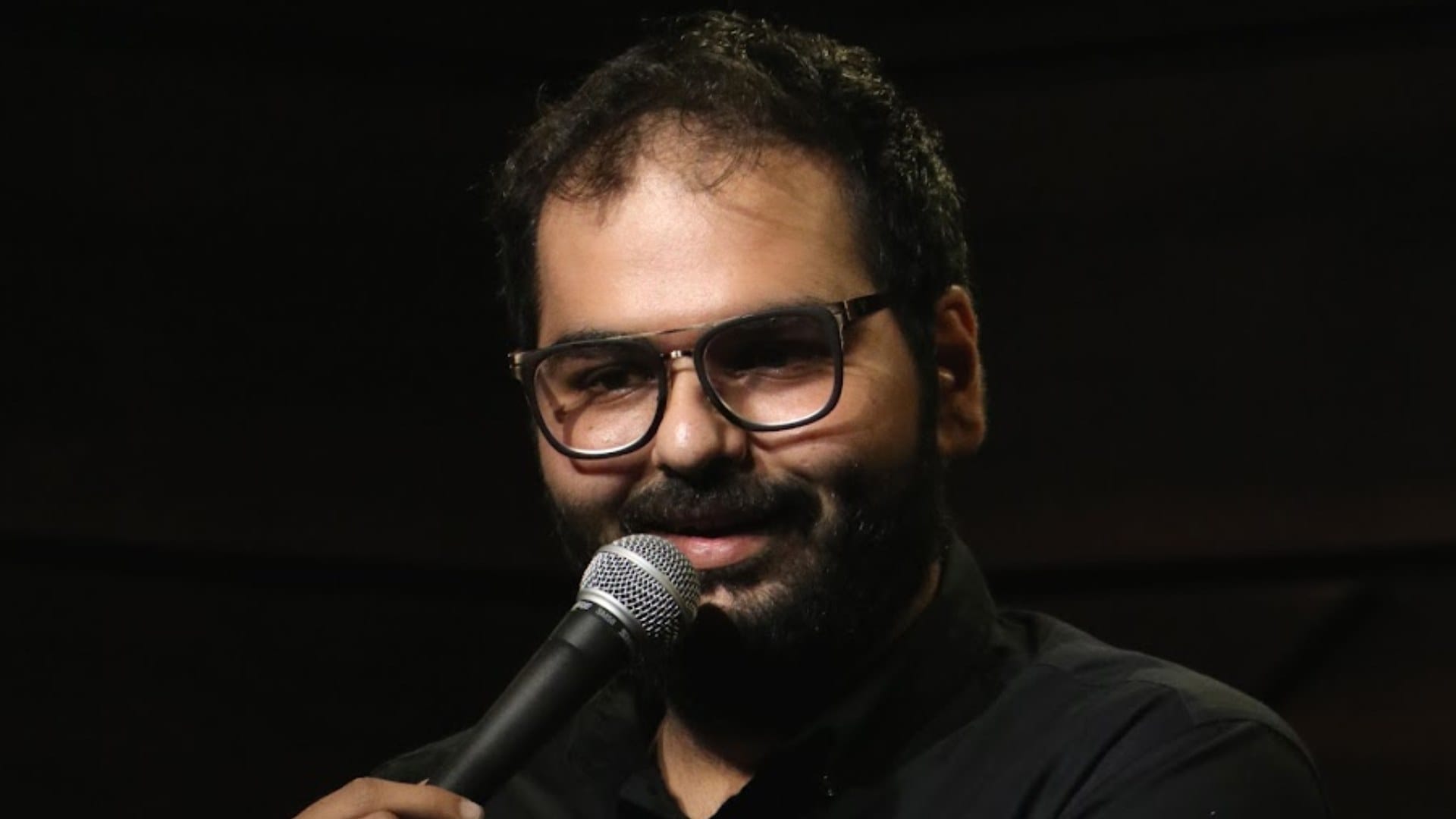 Comedian Kunal Kamra recently took dig at superstar Salman Khan during his stand up gig denied to apologize