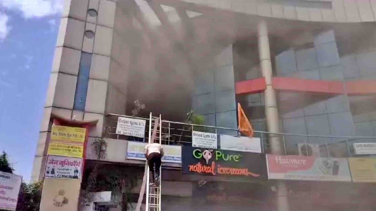 Alwar News: Fire broke out due to short circuit in city center