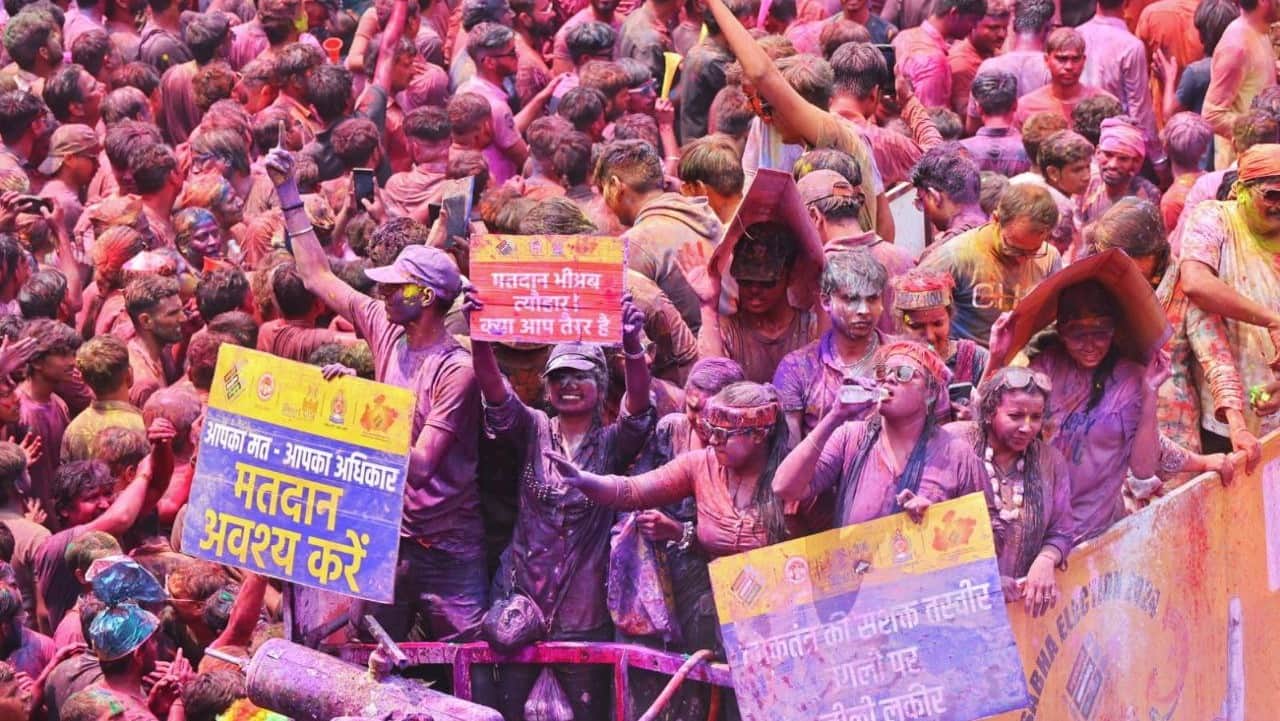 indore rangpanchami ger photo cm mohan yadav nri