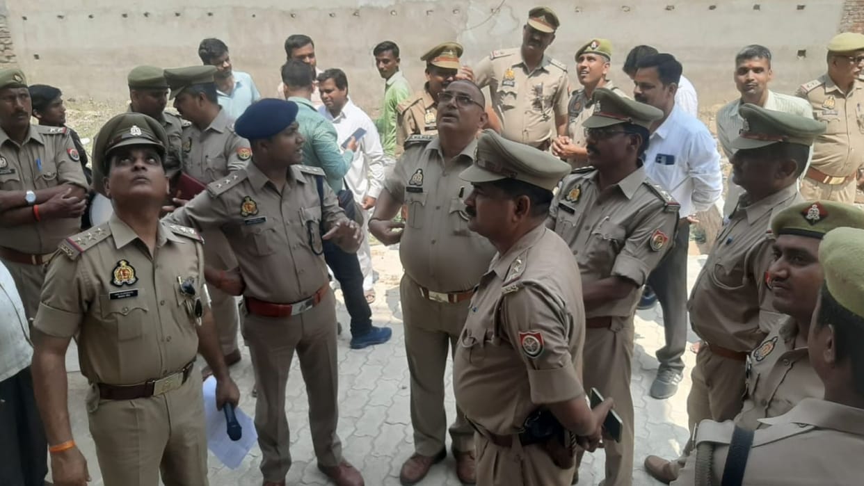 Property worth 15 crore 64 lakh rupees of biggest heroin smuggler confiscated in mirzapur