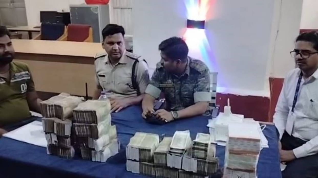 Tikamgarh News Police seized Rs 48 lakh from car during vehicle checking