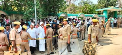 Mukhtar Ansari Funeral Updates: Crowd Gathered for Funeral procession of Mukhtar Ansari in Ghazipur