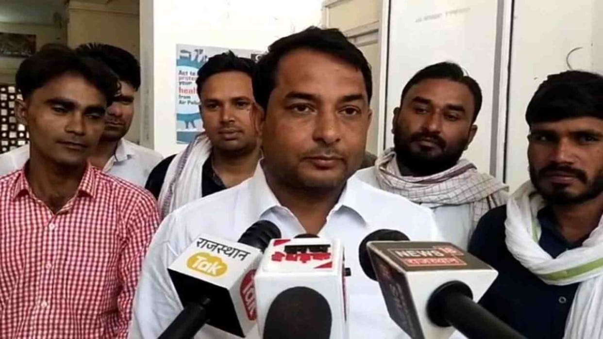 Dausa News: Congress rebel Naresh Meena withdrew his nomination