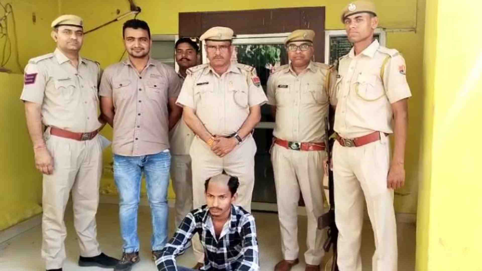 पुलिस की गिरफ्त में आरोपी।