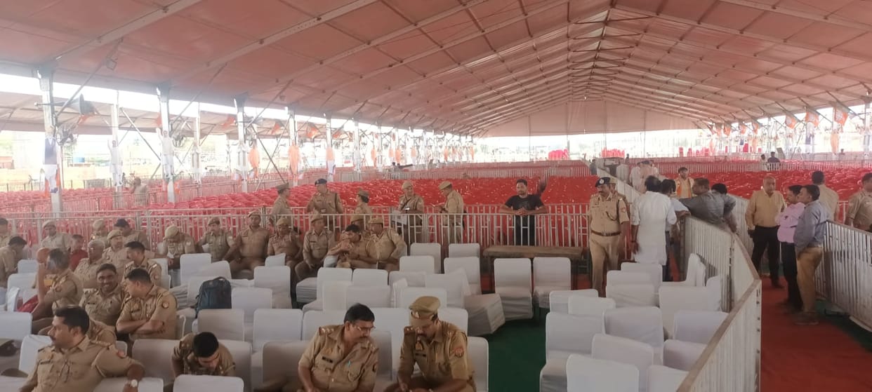 Meerut: Preparations for PM Modi's rally in full swing, two lanes will remain free at toll plaza