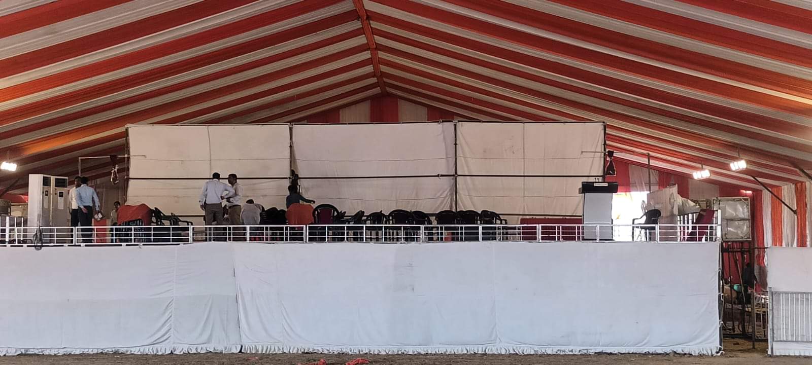 रैली स्थल पर तैयारियां