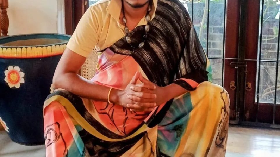 Wardboy commits suicide in Jhansi after being cheated in love by teacher