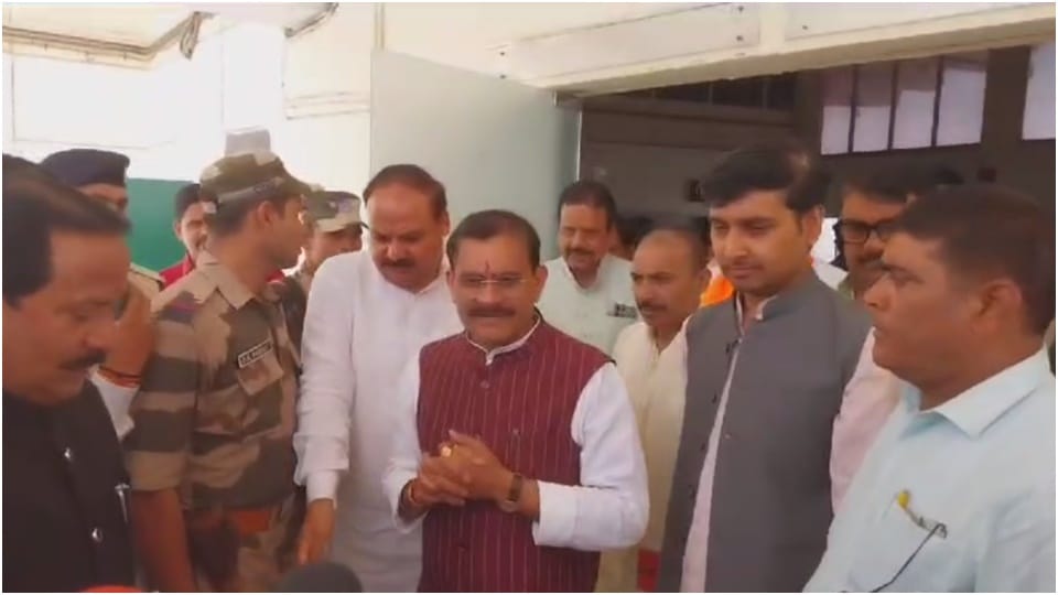 BJP State President BD Sharma says Digvijay Singh will lose the election at every booth.