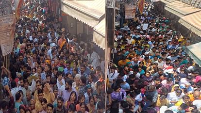 More than five lakh devotees came to see Banke Bihari six women fainted under pressure of crowd