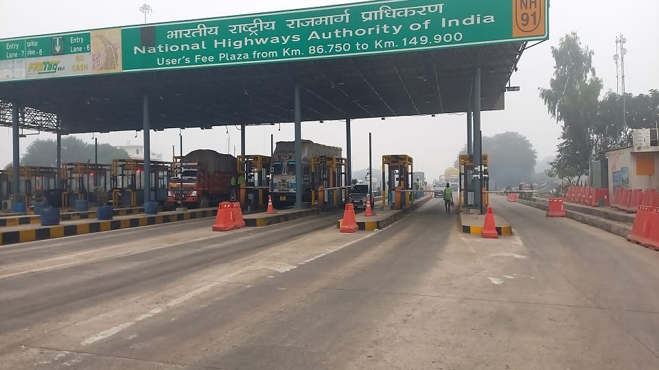 Toll tax taken on highway at old rates only