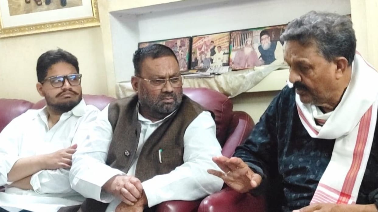 Swami Prasad Maurya meet Afzal ansari said true allegation was poisoning Mukhtar