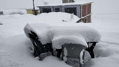 Himachal Weather: बर्फबारी और बारिश से भरमौर-पठानकोट हाईवे समेत छह रास्तों पर लगा जाम, विद्युत आपूर्ति ठप Due to snowfall and rain in Chamba there was jam on six roads including Bharmour Pathankot Highway