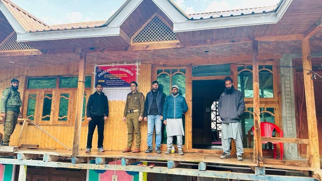 jammu kashmir : Two storey houses of two drug smugglers attached in Baramulla and Kulgam