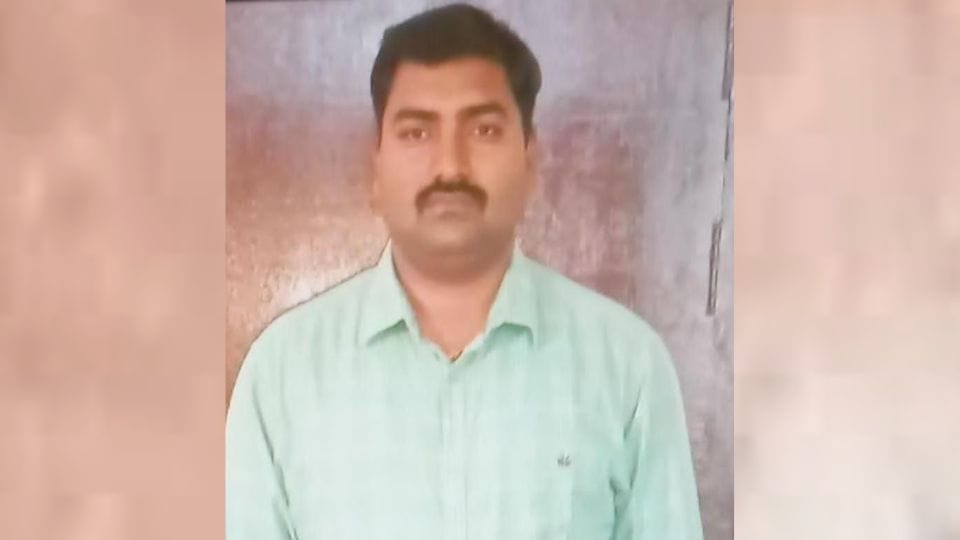 SI committed suicide by shooting himself due to depression in Etawah
