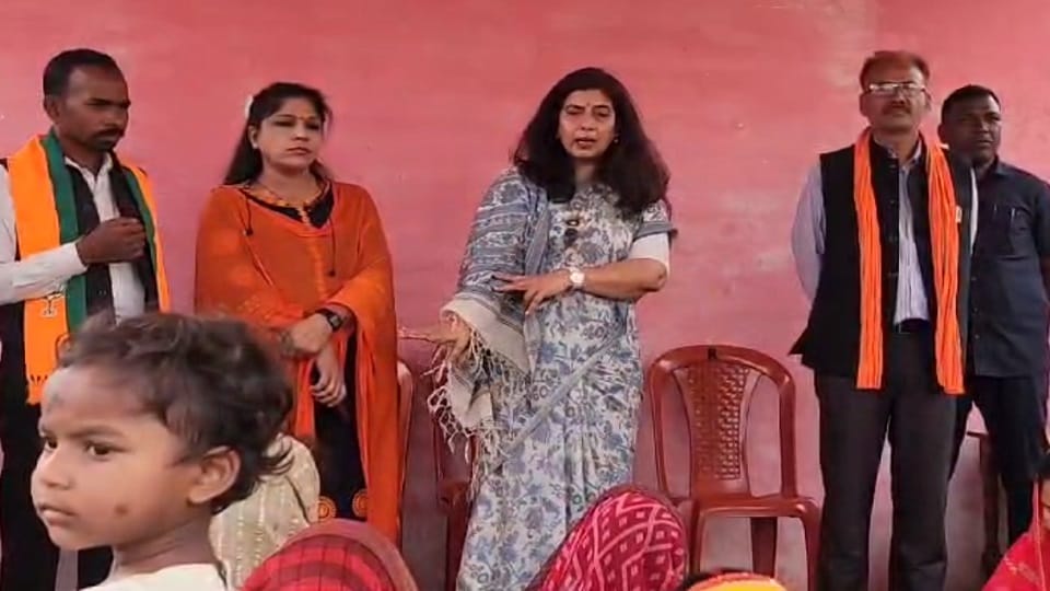 Lok Sabha Elections BJP candidate Saroj Pandey intensified public relations in Gaurela Pendra Marwahi