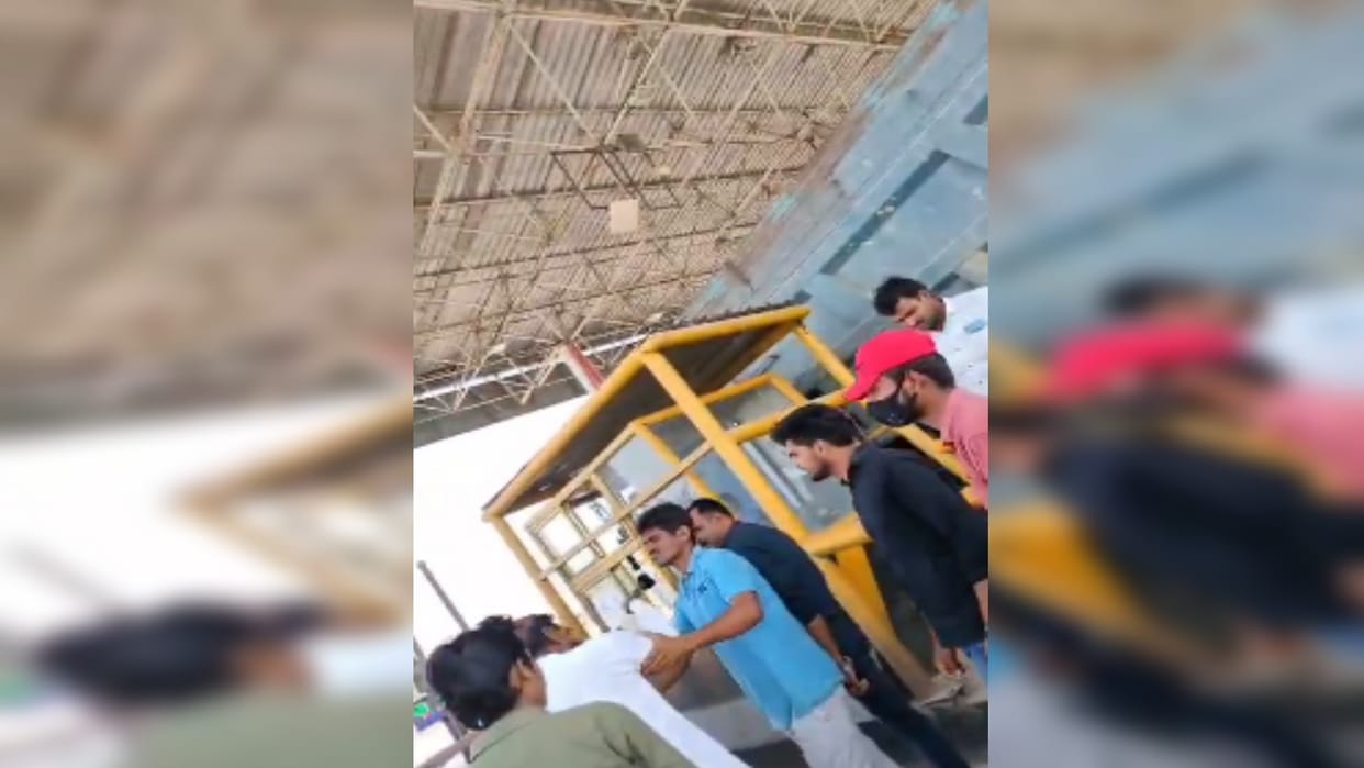 Video of scuffle and fight goes viral after dispute at Andhiyari toll booth.