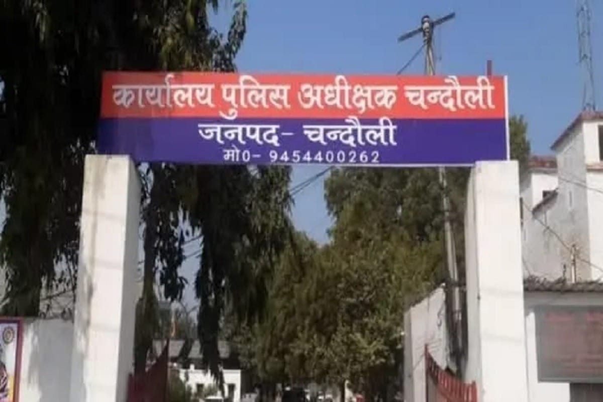 Chandauli SP suspended Constable due to called Mukhtar Ansari messiha