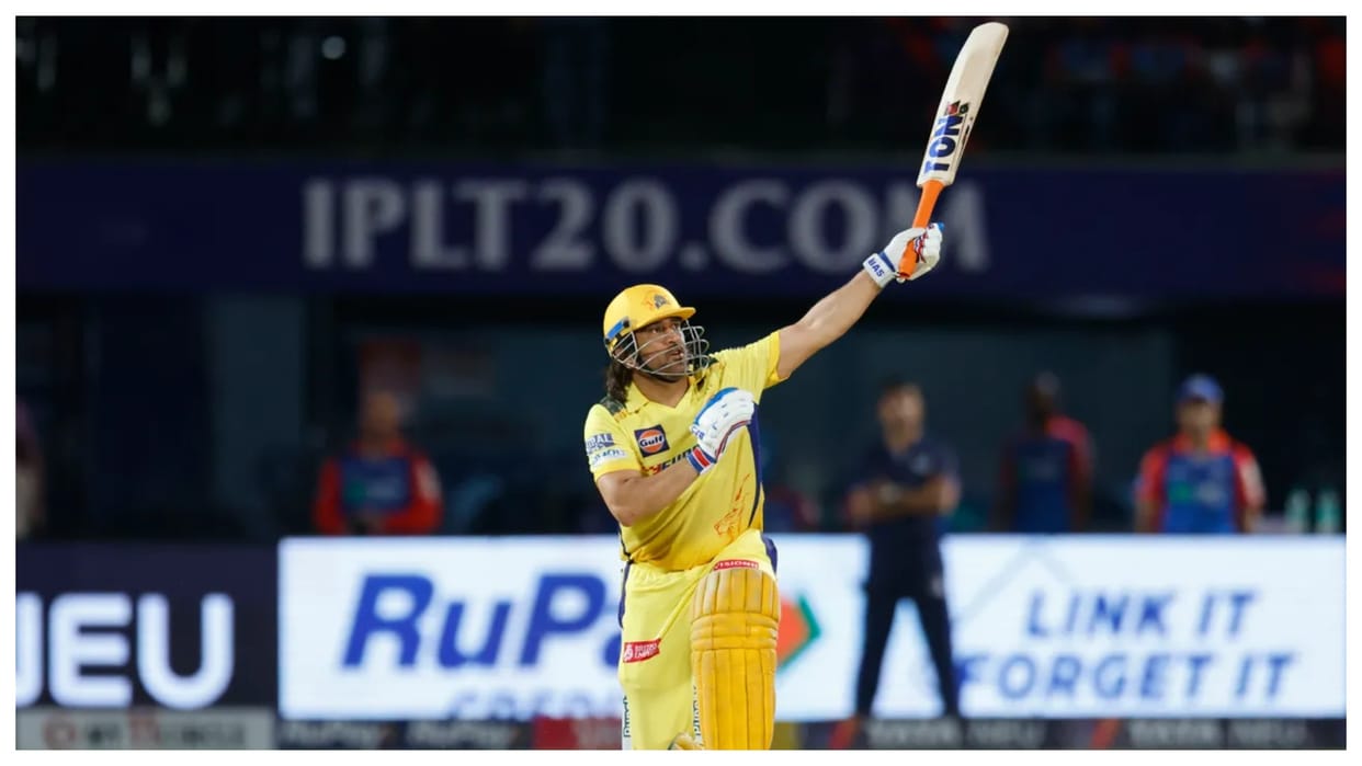 IPL 2024: CSK batter MS Dhoni Slash one handed six against Delhi Capitals video goes viral
