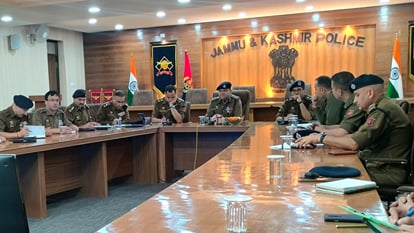 Jammu: SSP held a meeting in DPL regarding preparations for Lok Sabha elections.