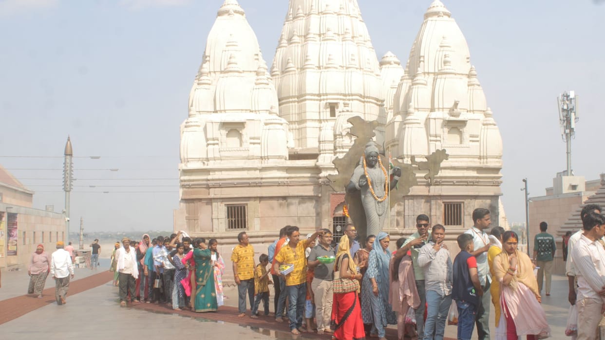 Kashi Vishwanath temple devotees record of highest number in non festival season