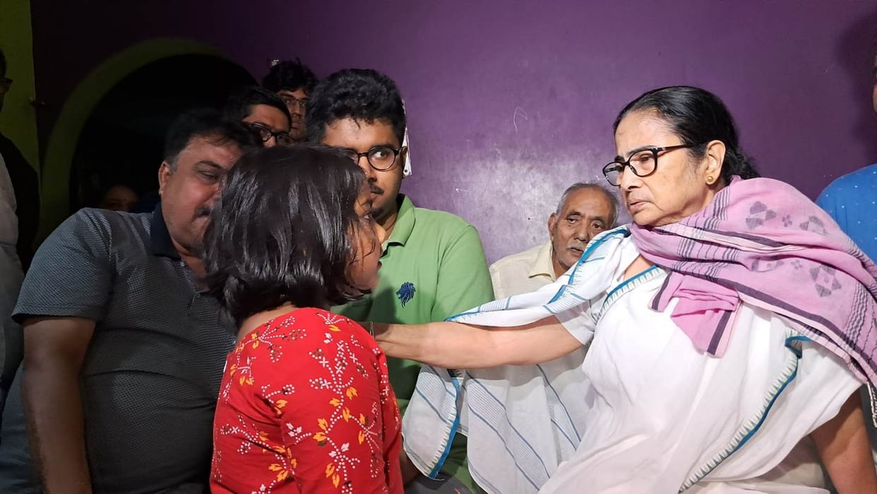 West Bengal Bad Weather Jalpaiguri Storm Heavy Rainfall IMD CM Mamata Banerjee Visit Updates