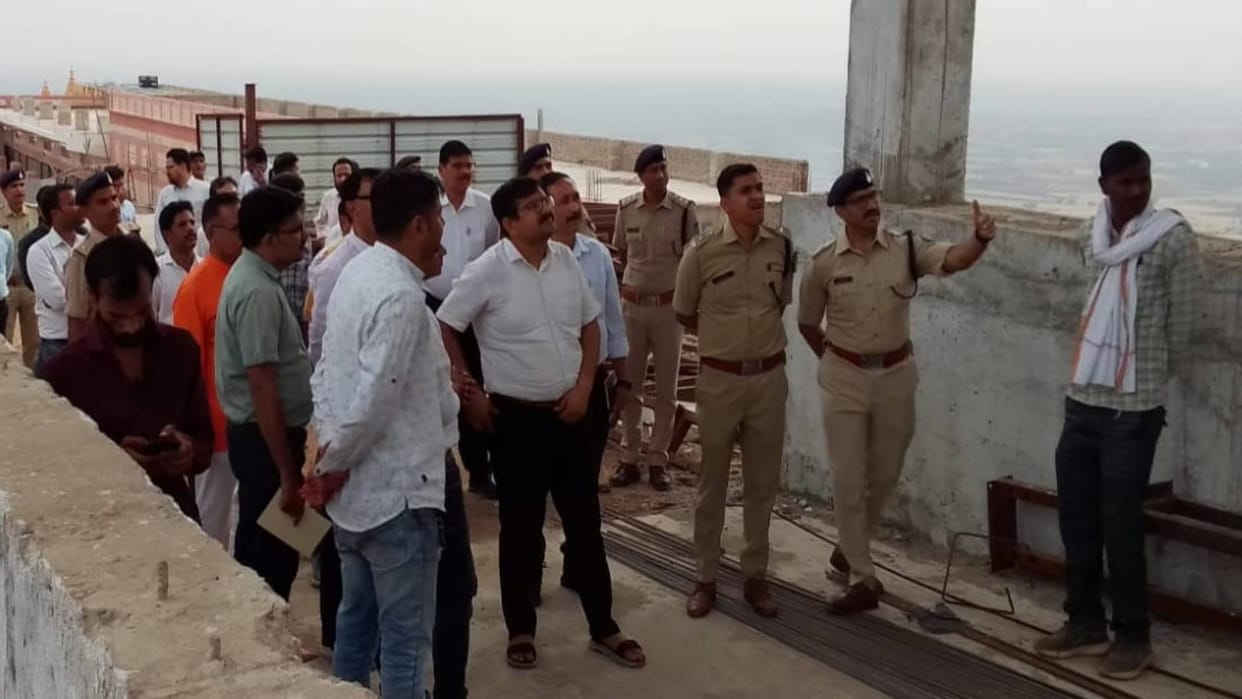 Sehore Private vehicles banned till Salkanpur temple complex devotees go by authorized taxi vehicles