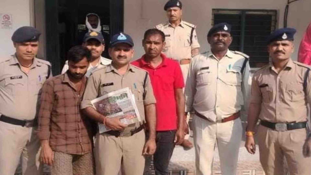 Umaria News: Police again arrested two accused who were out on bail in smuggling.