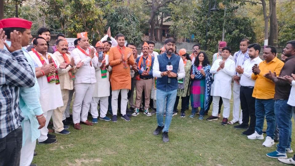 Supporters of political parties discussed in Satta Ka Sangram Gautam Buddha Nagar