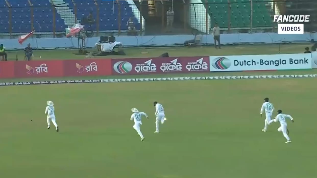 SL vs BAN: Five fielders ran after ball, but could not stop the four, video of Sri Lankan players went viral