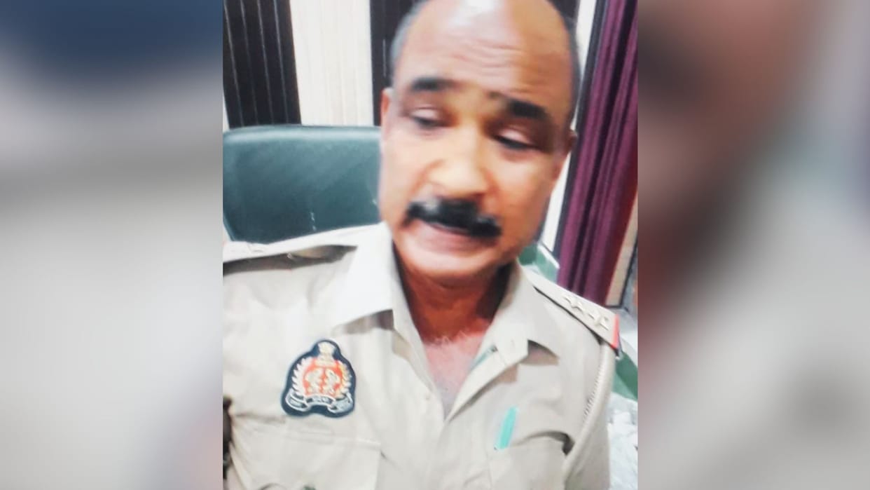 Anti corruption team caught inspector taking bribe of 25 thousand rupees in ghazipur