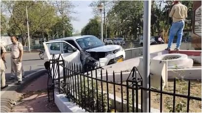 Bihar News : Accident near CM residence in Patna, car broke barricading and collided with Golambar.