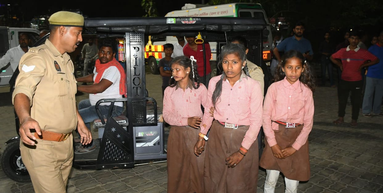 Barabanki school bus accident: Accident happened due to driving mistake, head master filed complaint, case reg