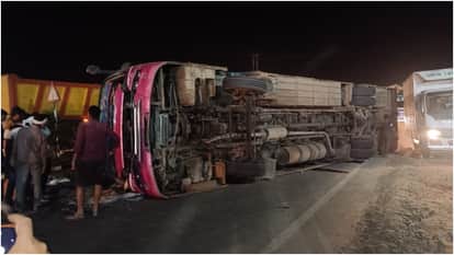 Bus overturns on Agra Delhi National Highway 44 25 passengers injured in accident Morena