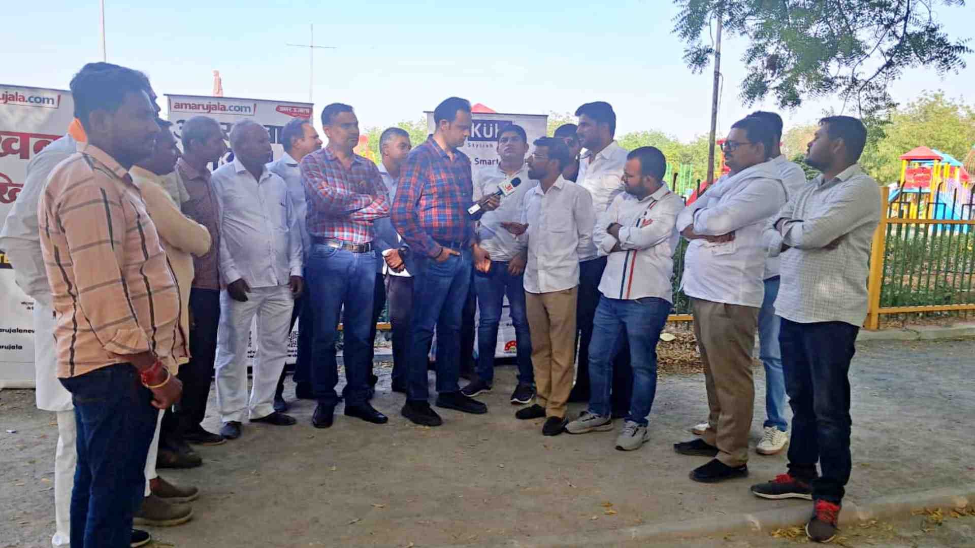 जोधपुर में नेताओं से बातचीत।