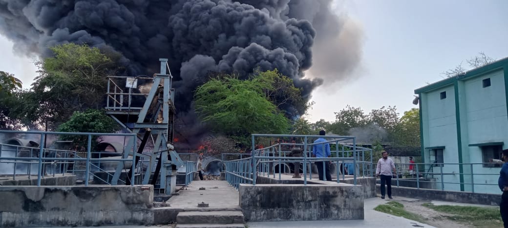 Kanpur Fire, Huge fire broke out in Rakhi Mandi, shops burnt to ashes, seven fire tenders on the spot
