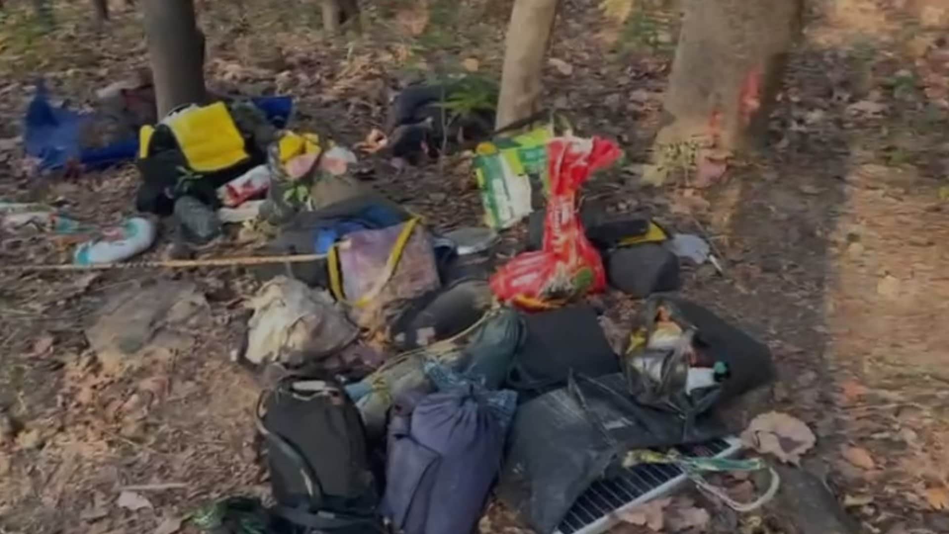 मुठभेड़ के बाद बिखरा सामान